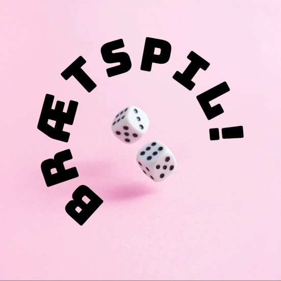 Lyserød baggrund med to terninger i luften. Der står brætspil henover.